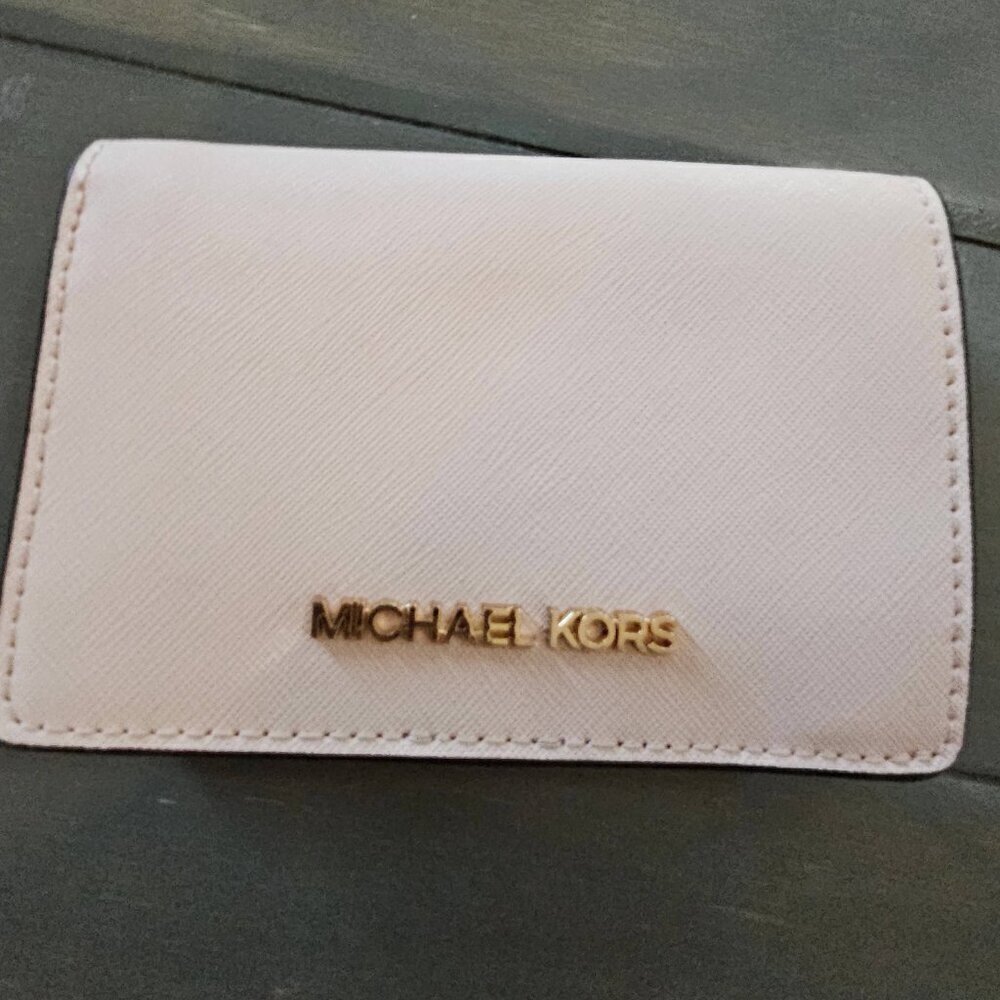 Michael Kors Soft Pink Grained Leather Bifold Snap Wallet With Logo NWT - Picture 4 of 14
